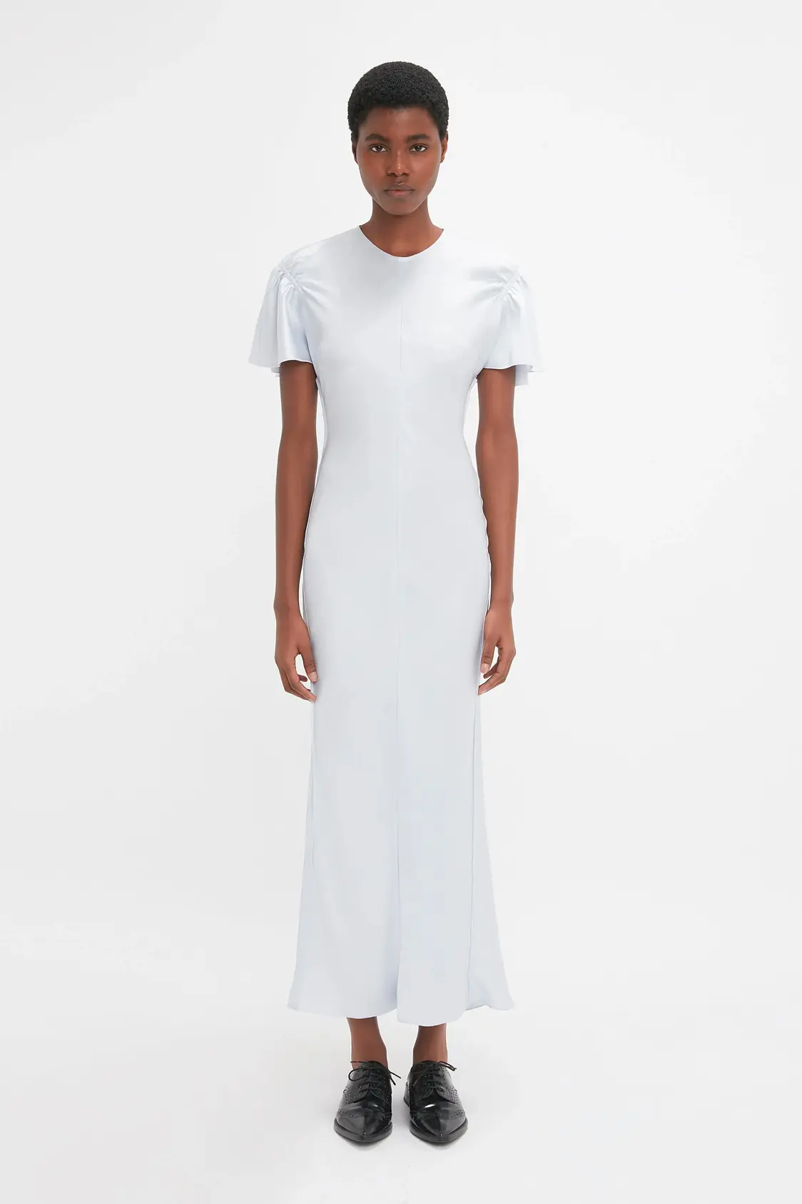 Vestido color hielo de tirantes con aberturas