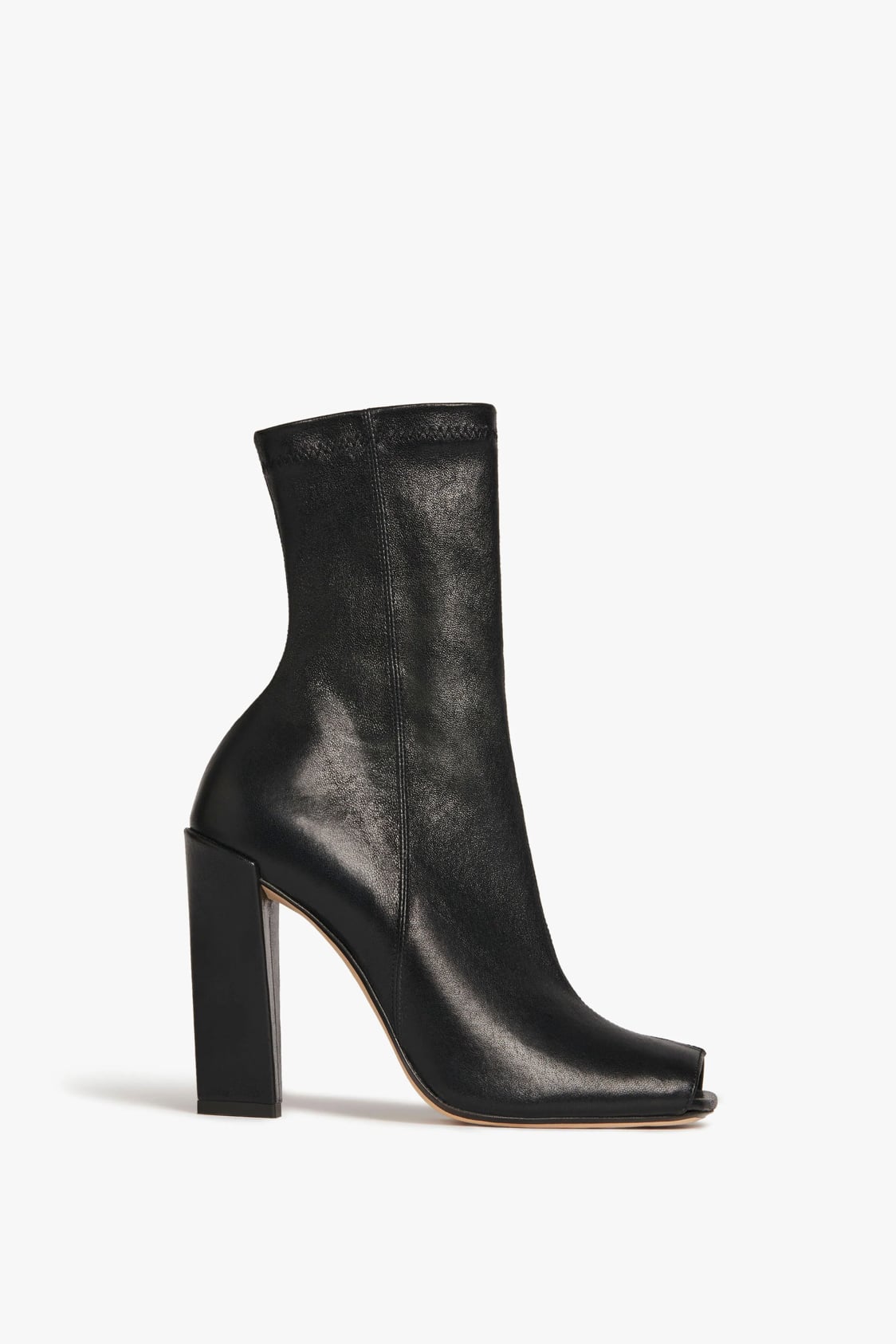 Zapato destalonado negro de piel efecto cocodrilo