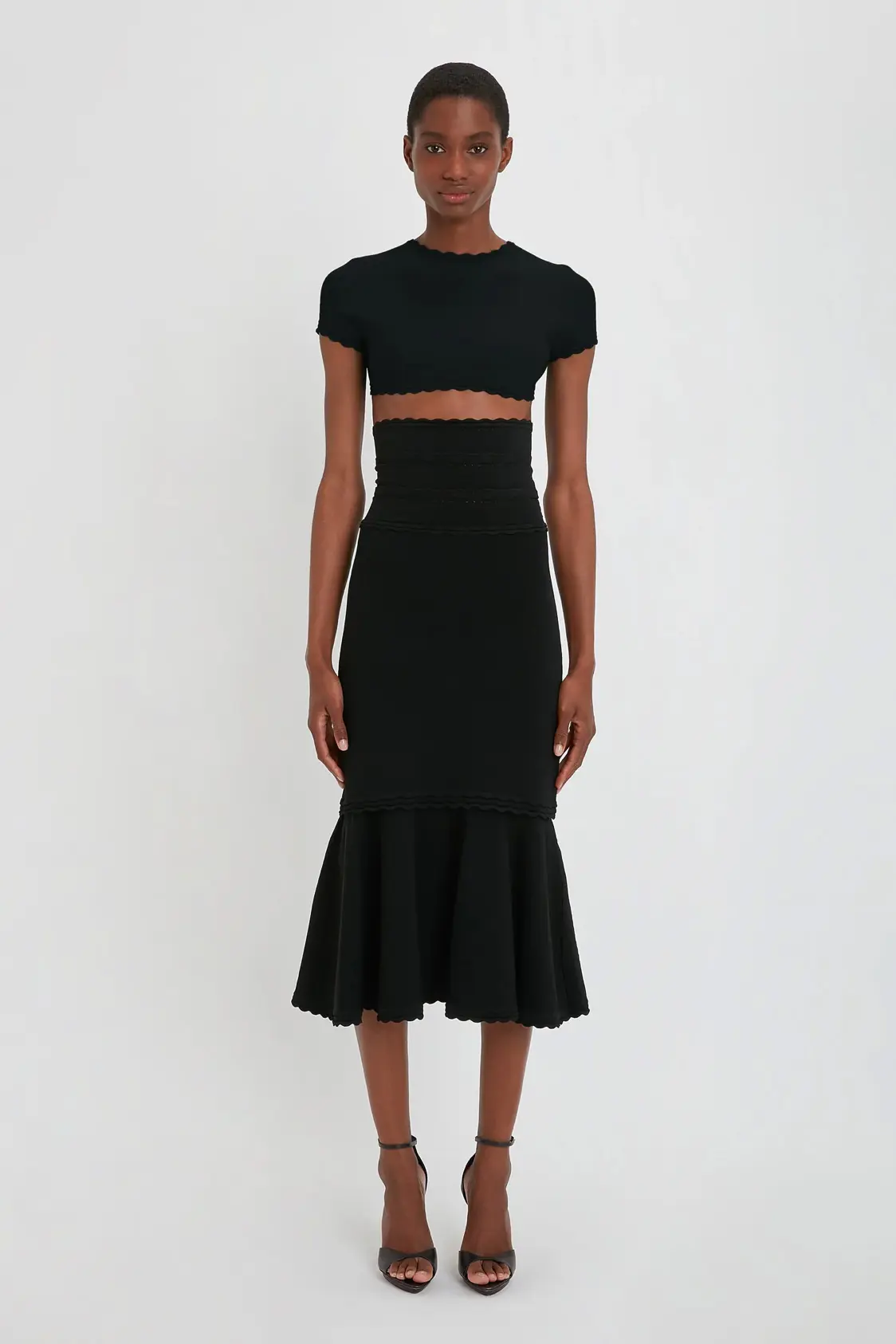 Falda midi negra evasé